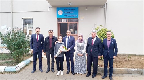 Kaymakam Şahin, AHENK Projesi Kapsamında Kumköy Ortaokulu İle Banu Ufuk Cömertoğlu İlkokulunu Ziyaret Etti